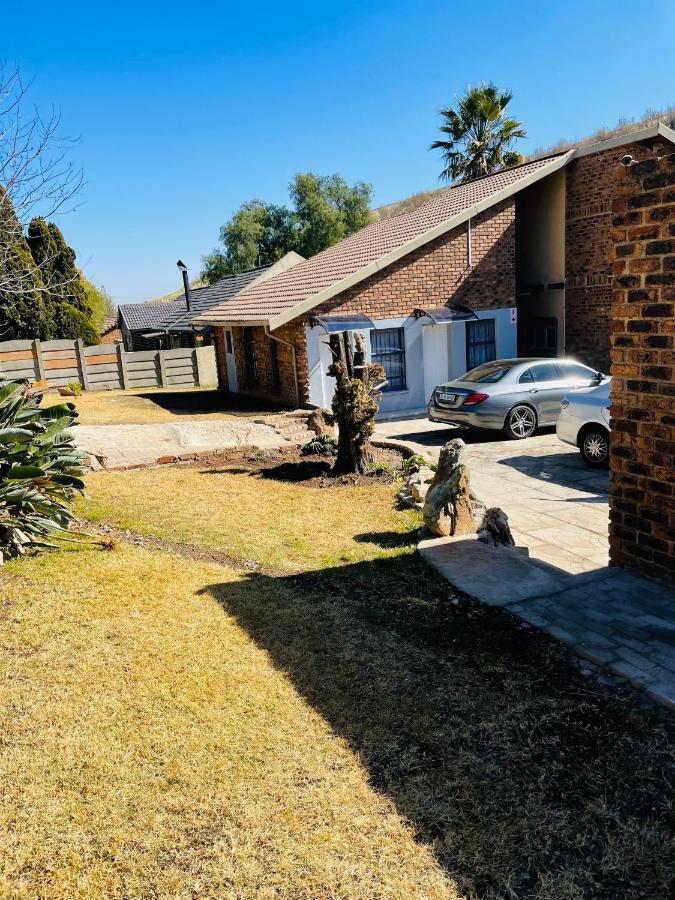 Host Hub Guest House Kempton Park Exterior foto