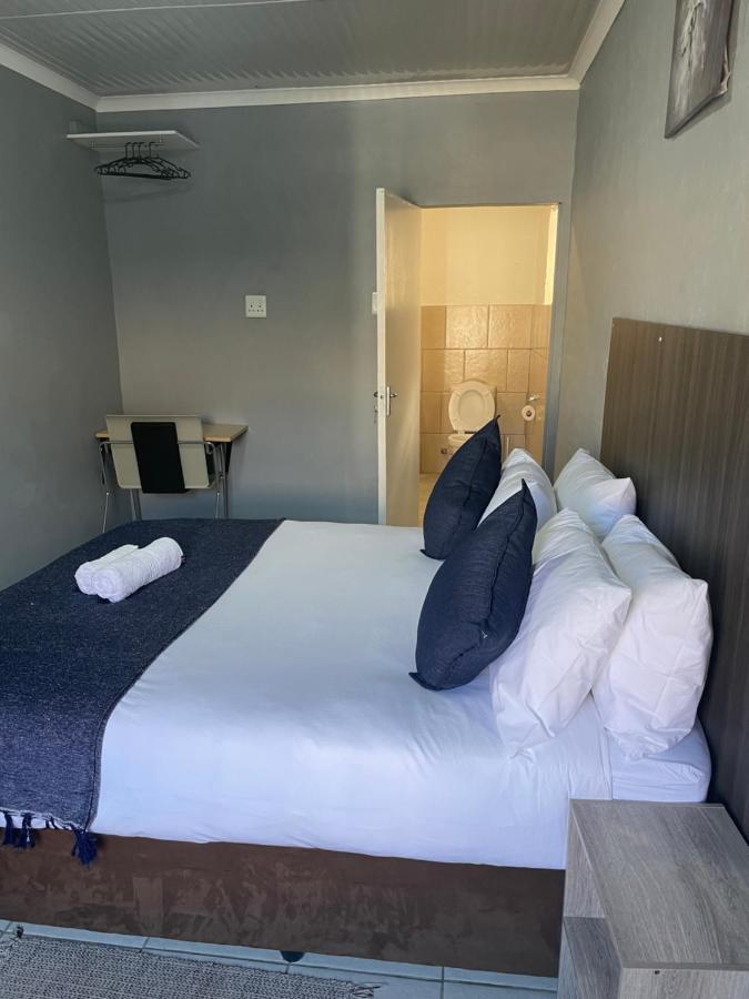 Host Hub Guest House Kempton Park Exterior foto