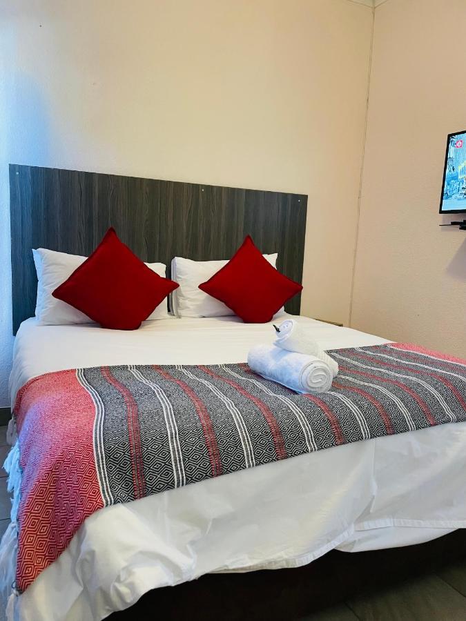 Host Hub Guest House Kempton Park Exterior foto